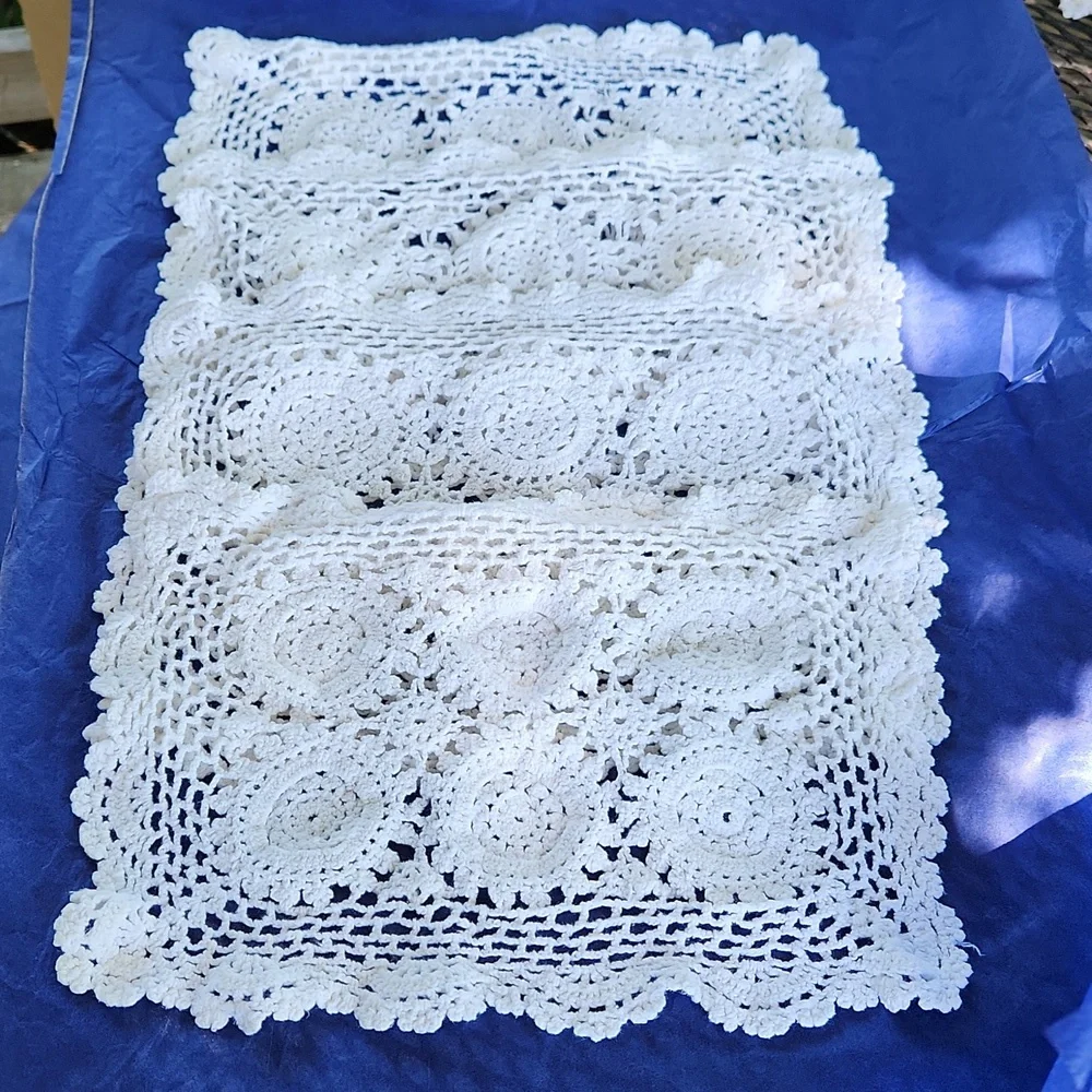 Set of 4 Vintage Doilies